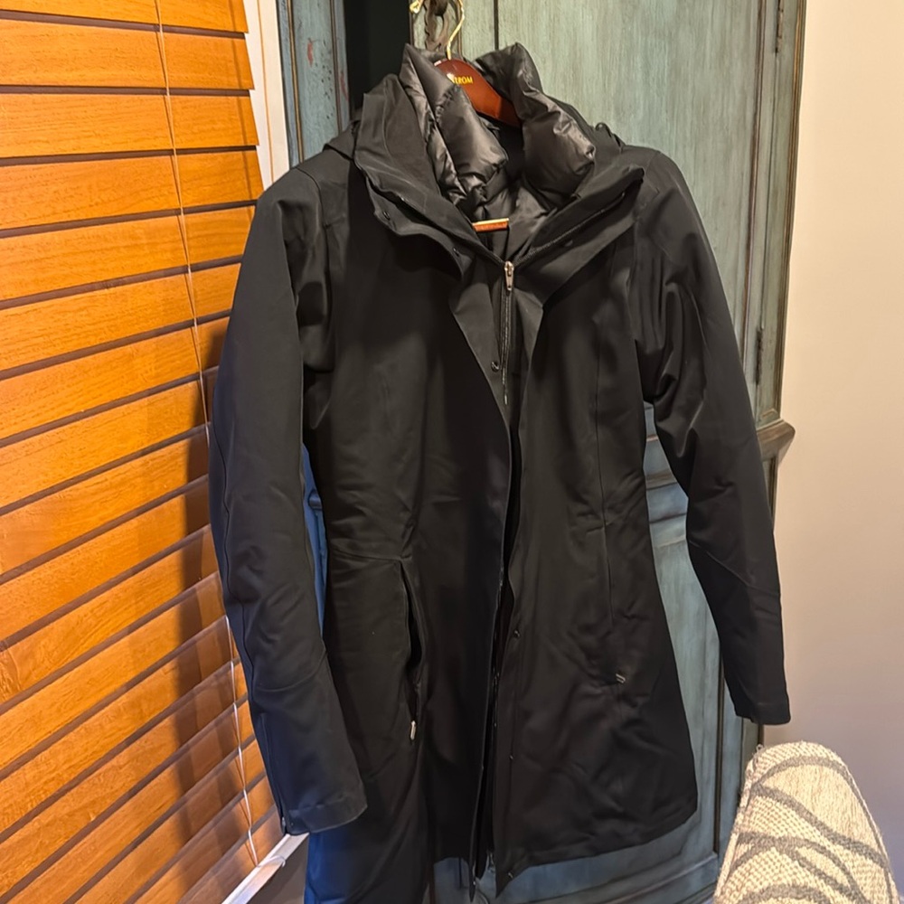 NWOT PATAGONIA Tres 3 in 1 parka.